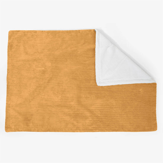 Iso Sherpa Viltti 140 x 200cm - Vakosametti Kultainen Hunaja - 02
