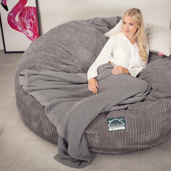 LOUNGE PUG, CloudSac 3000 XXL - Jättisuuri Muistivaahtotäytteinen Säkkituolisohva - Vakosametti Grafiitti