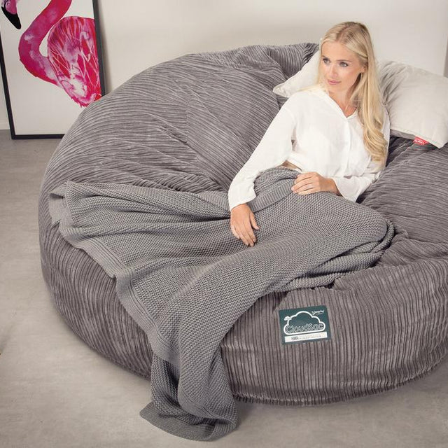 LOUNGE PUG, CloudSac 3000 XXL - Jättisuuri Muistivaahtotäytteinen Säkkituolisohva - Vakosametti Grafiitti