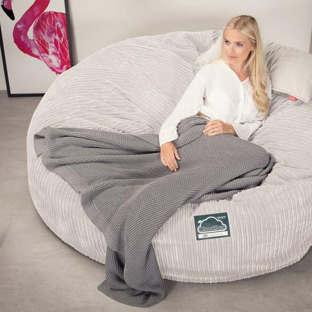 LOUNGE PUG, CloudSac 3000 XXL - Jättisuuri Muistivaahtotäytteinen Säkkituolisohva - Vakosametti Norsunluu