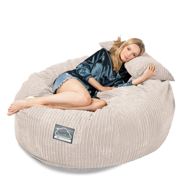 LOUNGE PUG, CloudSac 1010 XXL - Jättisuuri Muistivaahtotäytteinen XXL Säkkituolisohva (UUSI MALLI) - Vakosametti Norsunluu