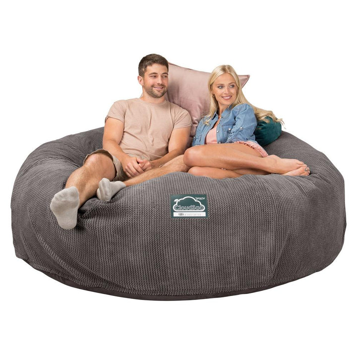 LOUNGE PUG, CloudSac 3000 XXL - Jättisuuri Muistivaahtotäytteinen Säkkituolisohva - Pompula Hiilen harmaa