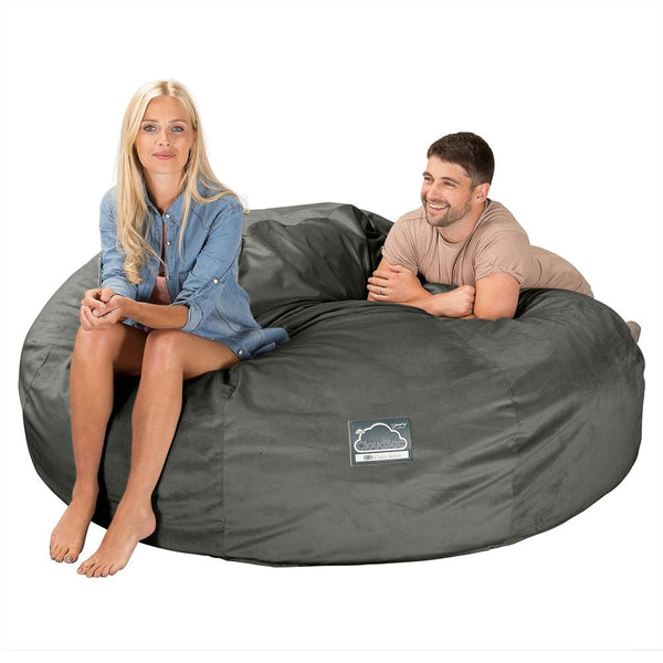LOUNGE PUG, CloudSac 3000 XXL - Jättisuuri Muistivaahtotäytteinen Säkkituolisohva - Sametti Grafiitti