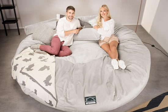 LOUNGE PUG, CloudSac 5000 XXXXXL - Suuri Muistivaahtotäytteinen Säkkituolisohva - Sametti Hopea